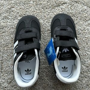 Adidas Dragin CF I kids shoes.